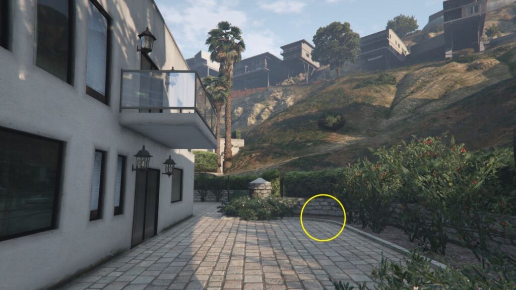 The Peyote Plant at a mansion's garden in Vinewood Hills.
