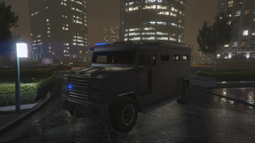 Die Warstock Cache & Carry Website in GTA Online mit dem Police Riot Van.