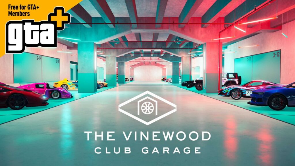 Eine unterirdische Anlage mit mehreren modernen Autos mit "The Vinewood Club Garage" Symbol in der Mitte und einem kleinen Slogan "Kostenlos für GTA+ Mitglieder" oben links.